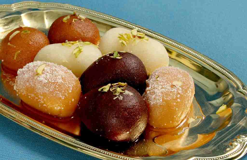 Gulab jamun dessert
