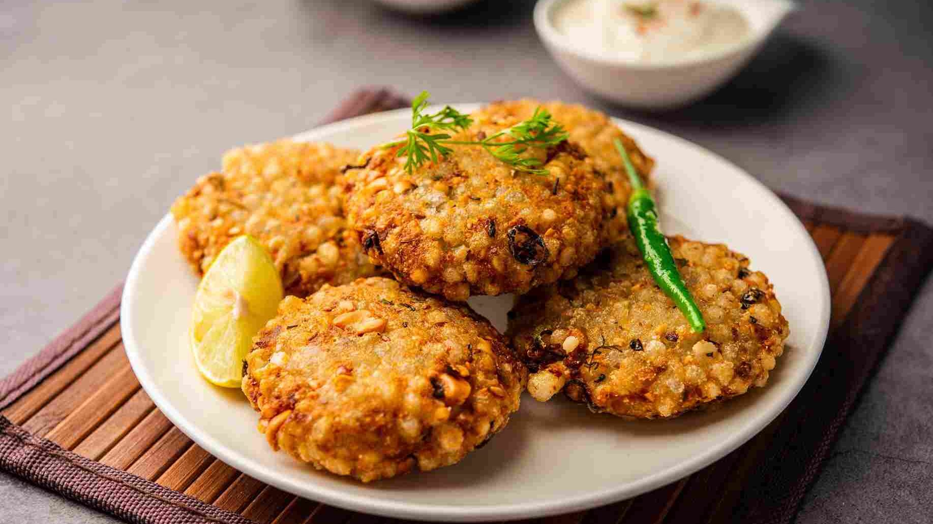 Sabudana Khichdi & Vada